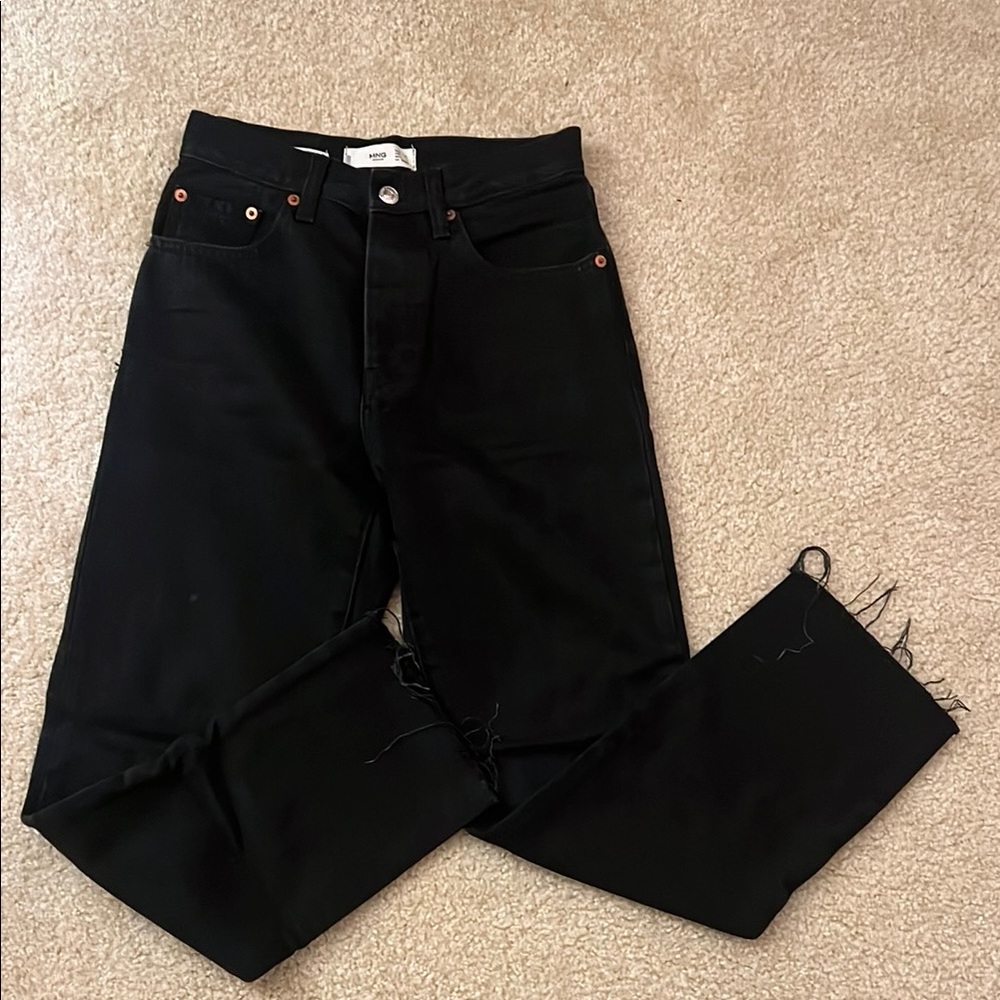 Mango women’s Black Straight Jeans